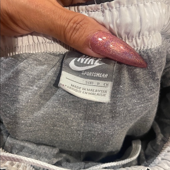 Boys lined Nike basketball pants - Picture 3 of 4